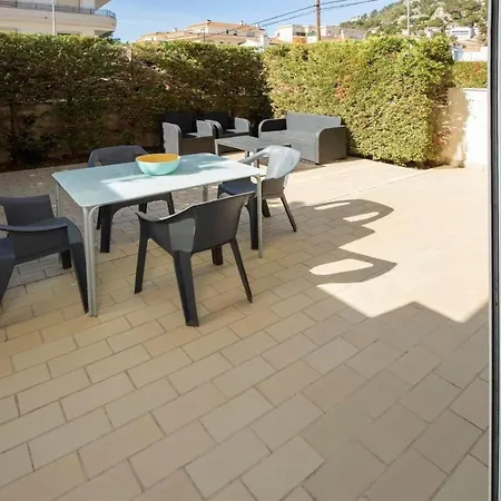 Ferranelles Mit Grosser Terrasse By Interhome شقة أولاستارتيت