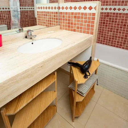 Ferranelles Mit Grosser Terrasse By Interhome * أولاستارتيت